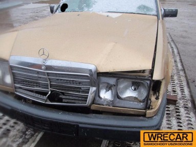 Купить Mercedes-Benz E200 124 200, 2.0, 1985 года с пробегом, цена 12941 руб., id 12524