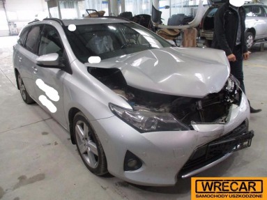 Купить Toyota Auris, 2.0, 2014 года с пробегом, цена 225259 руб., id 12610