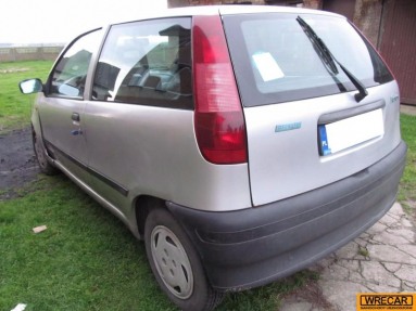 Купить Fiat Punto, 1.1, 1995 года с пробегом, цена 1592 руб., id 12680