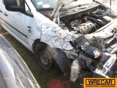 Купить Volkswagen Caddy, 2.0, 2004 года с пробегом, цена 16194 руб., id 12755
