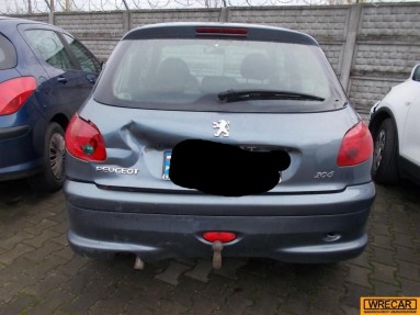 Купить Peugeot 206, 1.4, 2005 года с пробегом, цена 6436 руб., id 12840