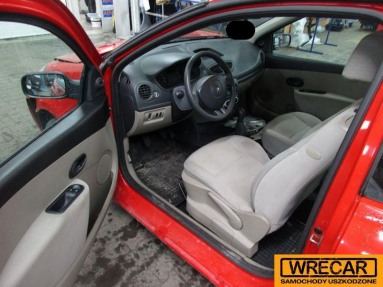 Купить Renault Clio, 1.1, 2005 года с пробегом, цена 50242 руб., id 12876