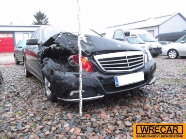 Купить Mercedes-Benz E 220 212 Avantgarde, 2.1, 2009 года с пробегом, цена 181522 руб., id 12972