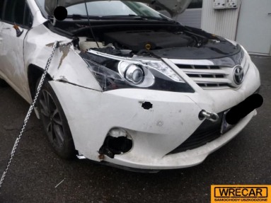 Купить Toyota Avensis, 2.0, 2013 года с пробегом, цена 351695 руб., id 13005
