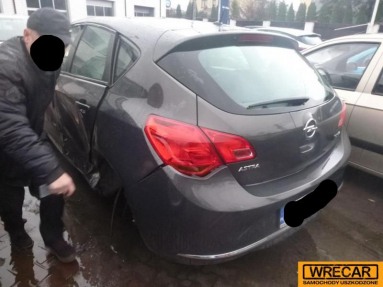 Купить Opel Astra, 1.4, 2014 года с пробегом, цена 262560 руб., id 13012