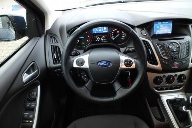 Купить Ford Focus, 1.6, 2014 года с пробегом, цена 380830 руб., id 13188
