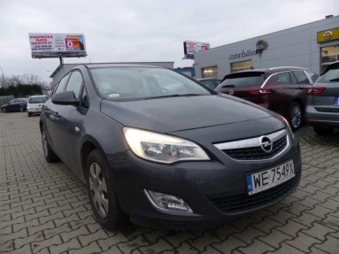Купить Opel Astra, 1.7, 2010 года с пробегом, цена 328165 руб., id 13191