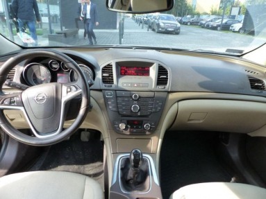 Купить Opel Insignia, 2.0, 2011 года с пробегом, цена 395432 руб., id 13195