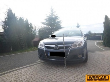 Купить Opel Vectra, 1.9, 2007 года с пробегом, цена 66436 руб., id 13220