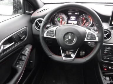Купить Mercedes-Benz GL-Klasse GLA 250 4-Matic, 2.0, 2015 года с пробегом, цена 1594806 руб., id 13246