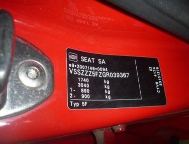 Купить SEAT Leon, 1.2, 2015 года с пробегом, цена 761728 руб., id 13306