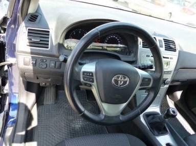 Купить Toyota Avensis, 2.0, 2013 года с пробегом, цена 589895 руб., id 13324