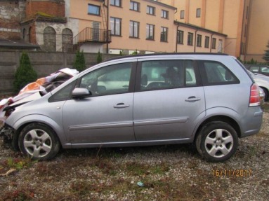 Купить Opel Zafira, 1.9, 2006 года с пробегом, цена 225259 руб., id 13428