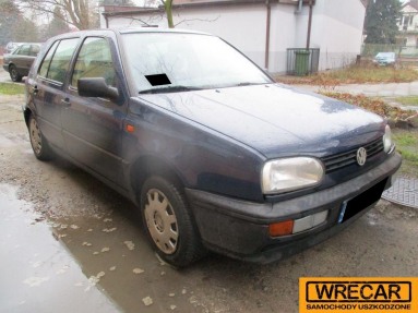 Купить Volkswagen Golf, 1.6, 1993 года с пробегом, цена 1592 руб., id 13464