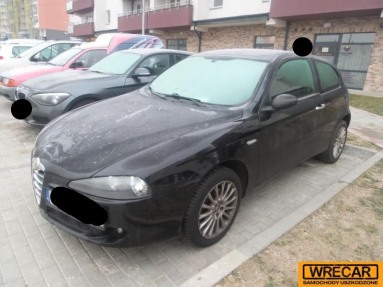 Купить Alfa Romeo 147, 1.6, 2005 года с пробегом, цена 27543 руб., id 13518