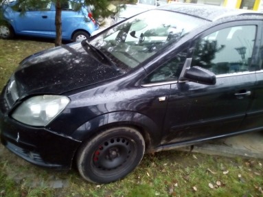 Купить Opel Zafira, 1.9, 2006 года с пробегом, цена 1592 руб., id 13606