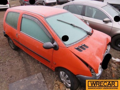 Купить Renault Twingo, 1.1, 2000 года с пробегом, цена 0 руб., id 13750
