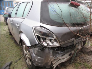 Купить Opel Astra, 1.4, 2009 года с пробегом, цена 9689 руб., id 13782