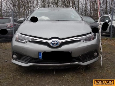 Купить Toyota Auris, 1.8, 2016 года с пробегом, цена 346781 руб., id 13852