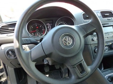 Купить Volkswagen Golf, 1.6, 2013 года с пробегом, цена 345190 руб., id 13867