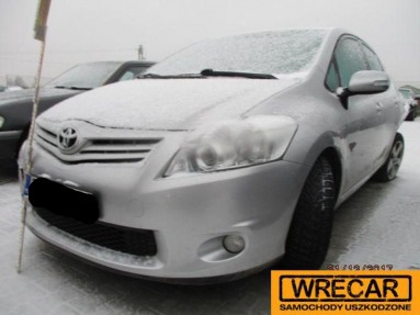 Купить Toyota Auris, 1.4, 2011 года с пробегом, цена 50242 руб., id 13922
