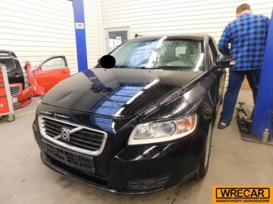 Купить Volvo V50, 1.6, 2009 года с пробегом, цена 145813 руб., id 13947