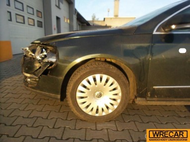 Купить Volkswagen Passat, 1.6, 2006 года с пробегом, цена 84221 руб., id 13952