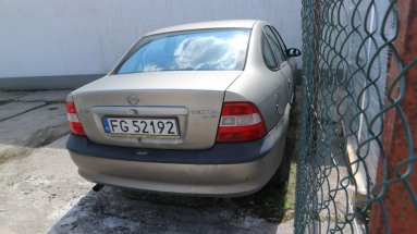 Купить Opel Vectra, 1.6, 1996 года с пробегом, цена 4429 руб., id 14121