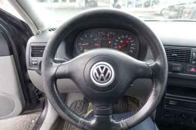Купить Volkswagen Golf, 1.4, 2001 года с пробегом, цена 69688 руб., id 14177