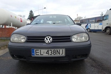 Купить Volkswagen Golf, 1.4, 2001 года с пробегом, цена 69688 руб., id 14177