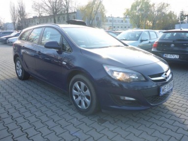 Купить Opel Astra, 1.7, 2014 года с пробегом, цена 482975 руб., id 14185