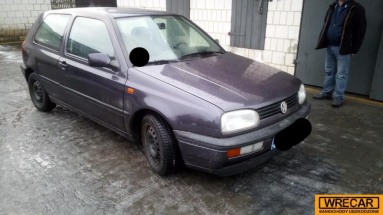 Купить Volkswagen Golf, 1.8, 1993 года с пробегом, цена 3253 руб., id 14206