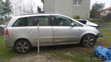 Купить Opel Zafira, 1.9, 2006 года с пробегом, цена 1592 руб., id 14225