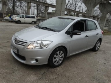 Купить Toyota Auris, 1.4, 2010 года с пробегом, цена 307889 руб., id 14320