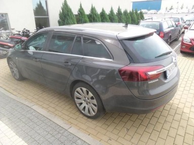Купить Opel Insignia, 2.0, 2014 года с пробегом, цена 615846 руб., id 14322