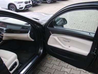 Купить BMW 5er 520d Luxury Line aut, 2.0, 2016 года с пробегом, цена 2269061 руб., id 14327