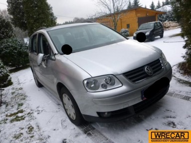 Купить Volkswagen Touran, 1.6, 2006 года с пробегом, цена 56678 руб., id 14340