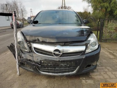Купить Opel Signum, 1.9, 2006 года с пробегом, цена 1592 руб., id 14363
