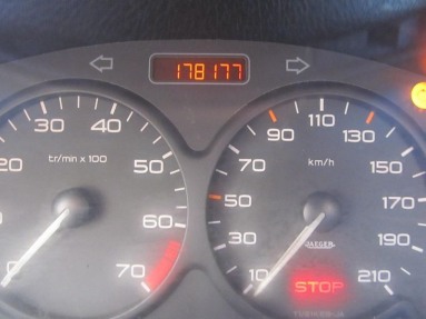 Купить Peugeot 206, 1.1, 2000 года с пробегом, цена 1592 руб., id 14380