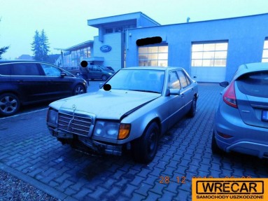 Купить Mercedes-Benz V 250 d 124 250D, 2.5, 1992 года с пробегом, цена 25882 руб., id 14508