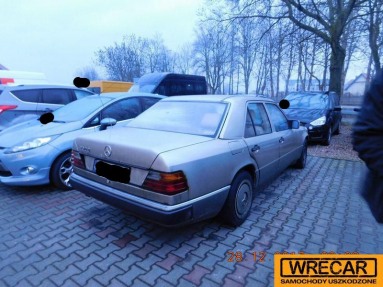 Купить Mercedes-Benz V 250 d 124 250D, 2.5, 1992 года с пробегом, цена 25882 руб., id 14508