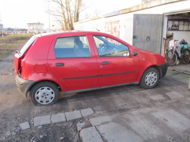 Купить Fiat Punto, 1.2, 2000 года с пробегом, цена 4844 руб., id 14517