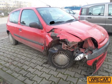 Купить Renault Clio, 1.1, 1999 года с пробегом, цена 1592 руб., id 14592
