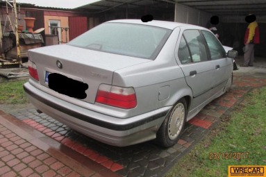 Купить BMW 3 318i Kat., 1.8, 1996 года с пробегом, цена 3253 руб., id 14613