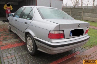 Купить BMW 3 318i Kat., 1.8, 1996 года с пробегом, цена 3253 руб., id 14613