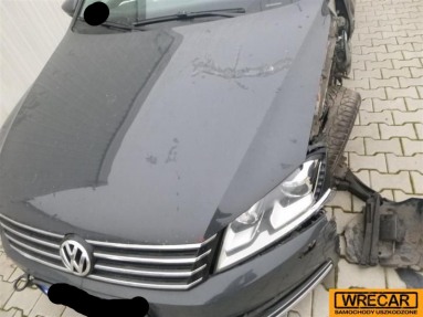 Купить Volkswagen Passat, 2.0, 2011 года с пробегом, цена 40484 руб., id 14677