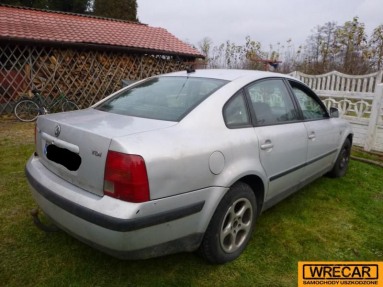 Купить Volkswagen Passat, 1.9, 1999 года с пробегом, цена 4844 руб., id 14680