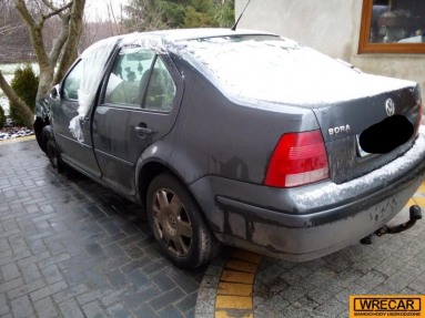 Купить Volkswagen Bora, 1.9, 2001 года с пробегом, цена 3253 руб., id 14726
