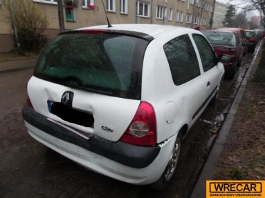 Купить Renault Clio, 1.5, 2005 года с пробегом, цена 3253 руб., id 14735