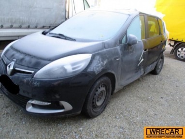 Купить Renault Scenic, 1.6, 2015 года с пробегом, цена 3183 руб., id 14771